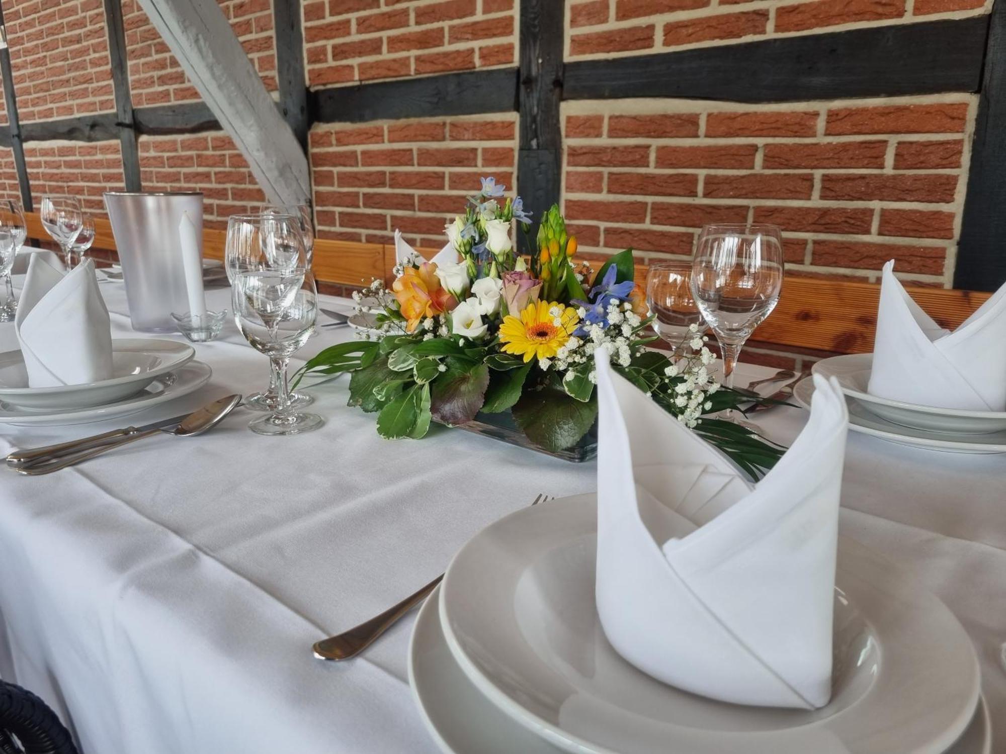 Bennetts Restaurant Und Hotel Wittingen Экстерьер фото